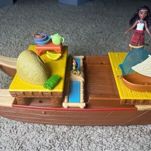 Disney Moana Canoe Boat Playset w/ Moana Doll & Sail Boat Accessories Mattel